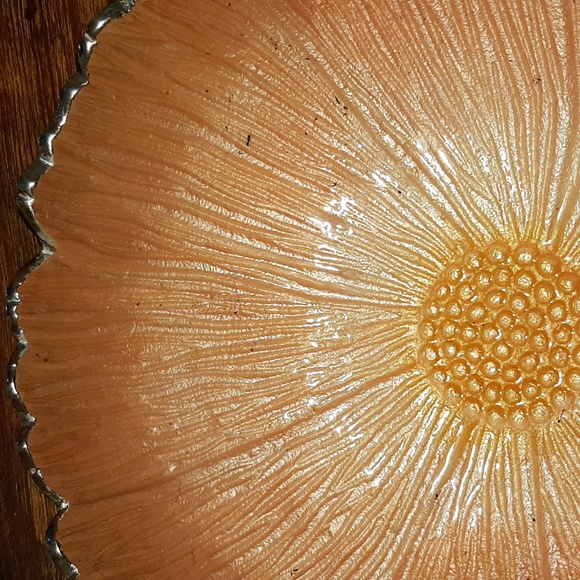 Large Silver and Pink Flower Shape Decorative Centerpiece Fruit Table Bo… - Picture 5 of 9